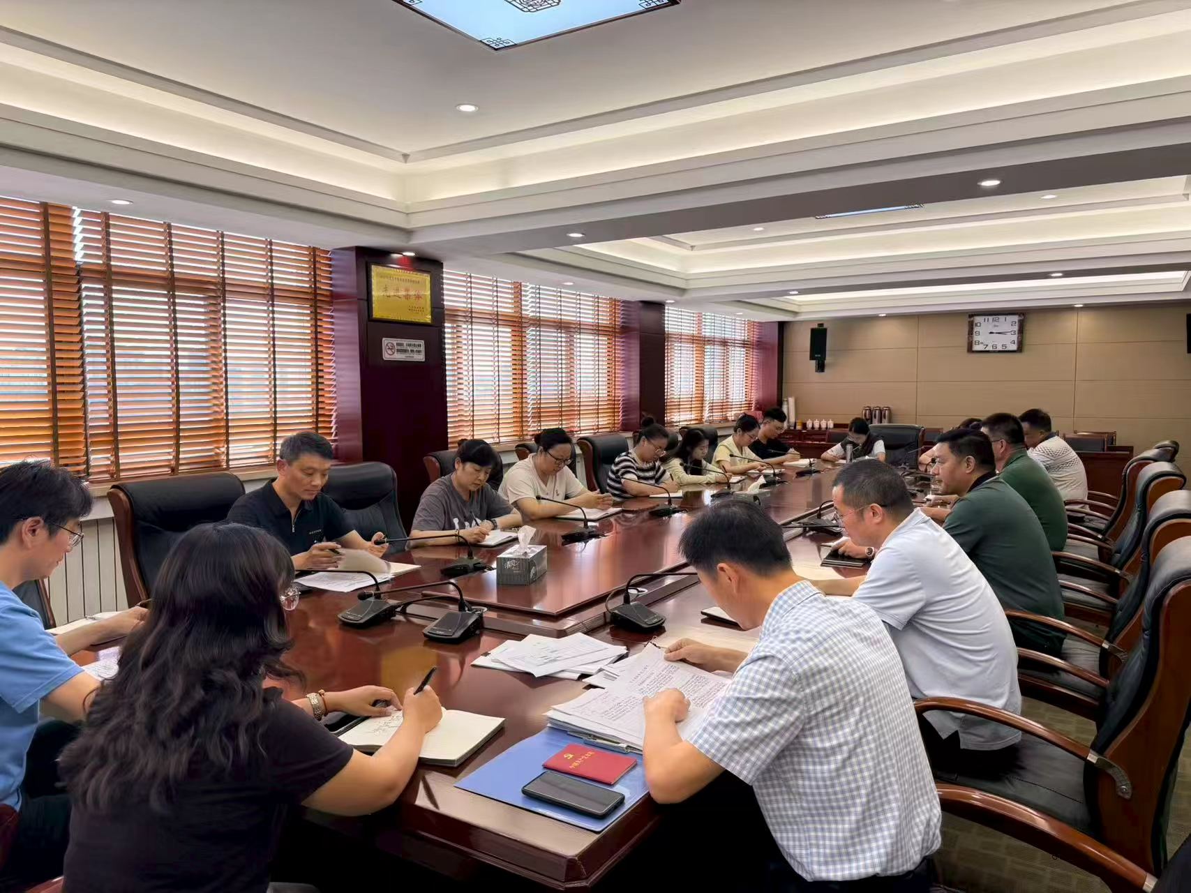 强化党建引领 深耕财政履...